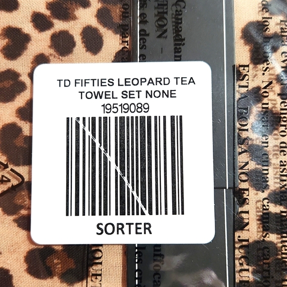 ❤️NWT TORRID KITCHEN TEA DISH TOWEL DUO, LIPS LEOPARD DECORATION DECOR - Picture 6 of 7